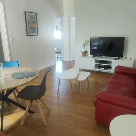 Entier Deux Apartment *
